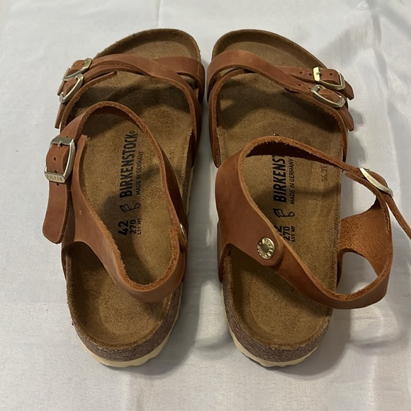 NWOT BIRKENSTOCK STRAPPY SANDALS - Picture 5 of 7
